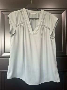 Light Green Sleeveless V-Neck Top with Lace Trim